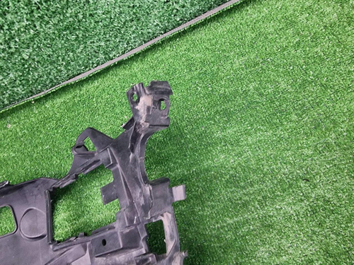 Кронштейн переднего бампера RH BMW 5er G30 (20-23)