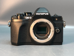 Olympus E-M10 III Kit 14-42mm 15.000 кадров