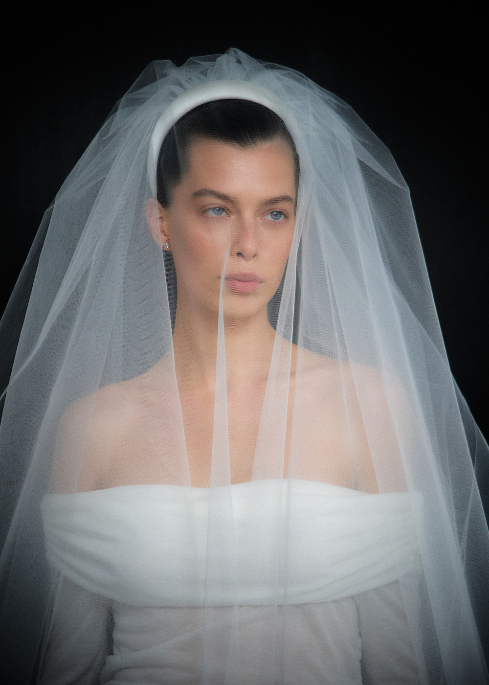 Фата белая на ободке