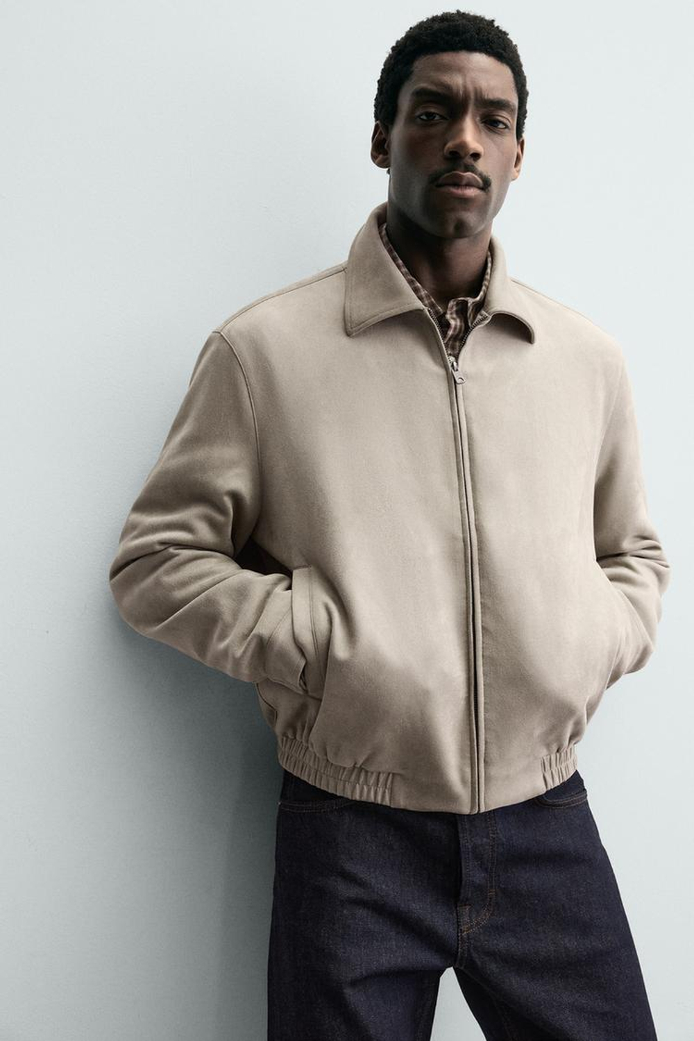 ZARA КУРТКА ИЗ ИСКУССТВЕННОЙ ЗАМШИ, СВЕТЛО-СЕРЫЙ