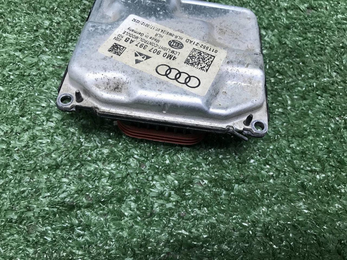 Блок управления фары Audi Q7 2 (2015-2019)