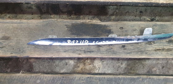 Молдинг решетки радиатора Mercedes C-Class W205 14-18 Б/У Оригинал A2058880173