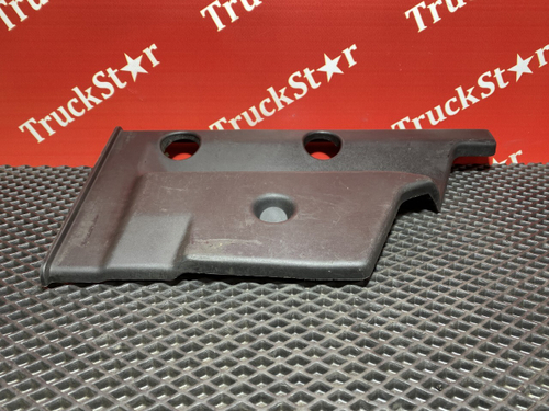 Крышка фары левой 2016 год.