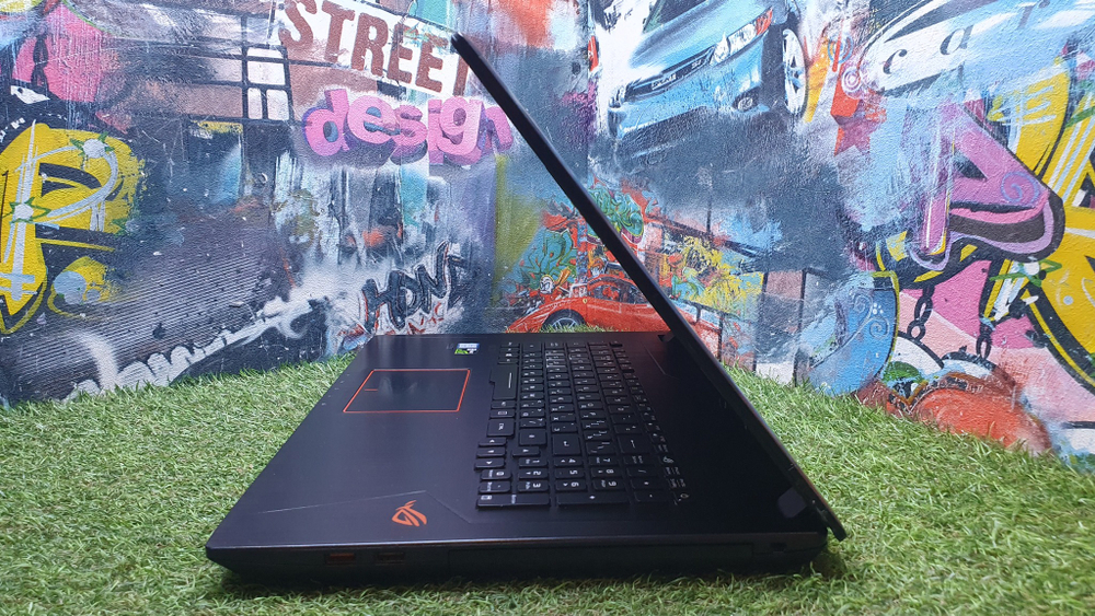 Ноутбук ASUS i5-7/16Gb/GTX 1050 2Gb/FHD