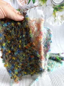 Пряжа  декоративная с ворсом и шишибриками