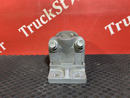 Кронштейн крыла заднего 2020 г.