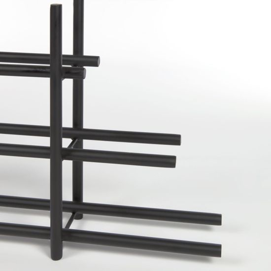 Shizu Винная полка из черного металла