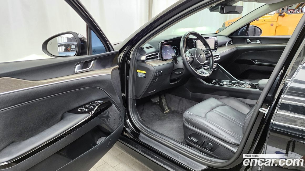 Kia K5 (Optima) 3 Generation 2.0 (05.2020)