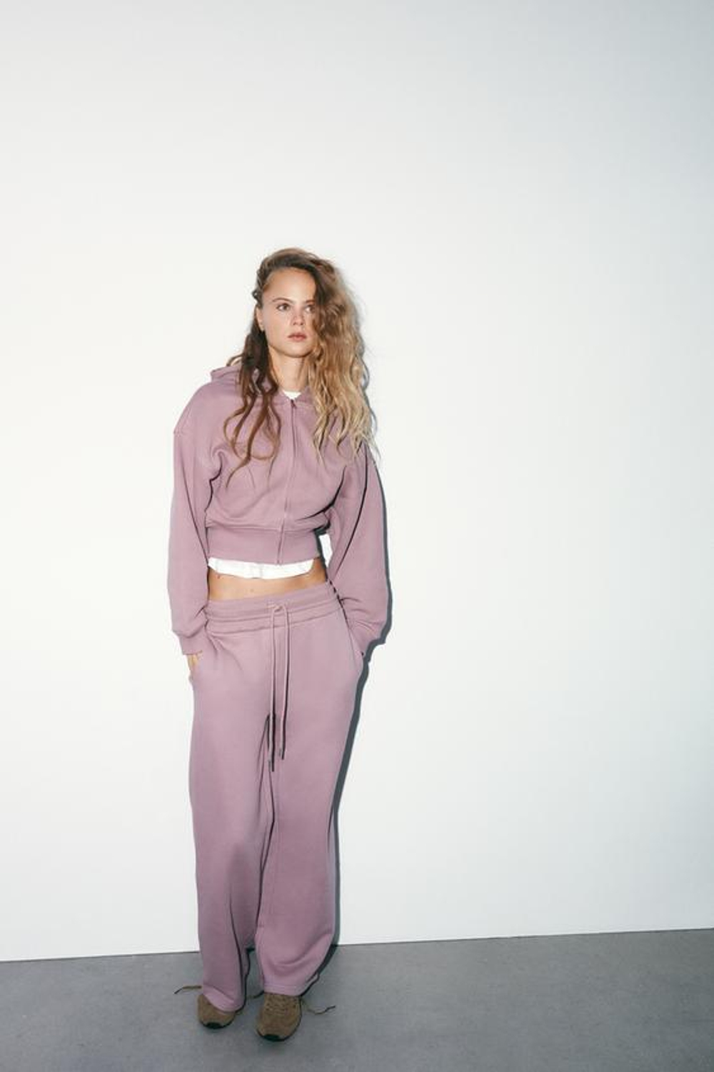 Брюки из трикотажа с прямыми брючинами - ZARA