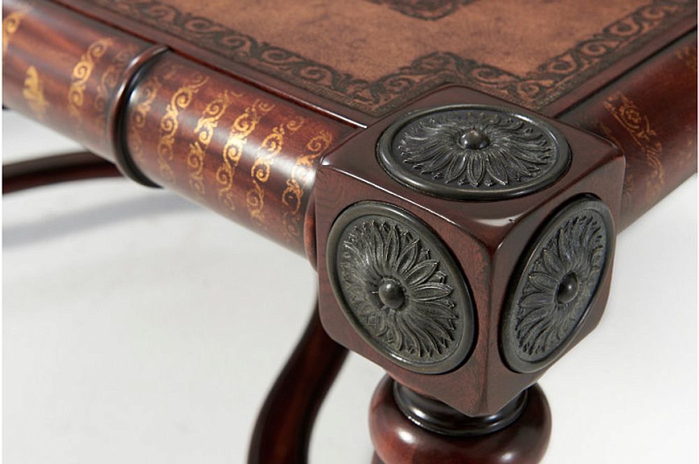 Столик "Вильям и Мэри"