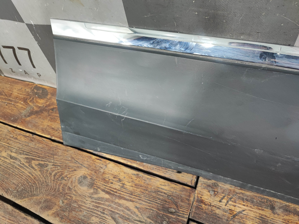 Накладка двери задней правой Volkswagen Tiguan 2 16-нв Б/У Оригинал 5NA854950AF