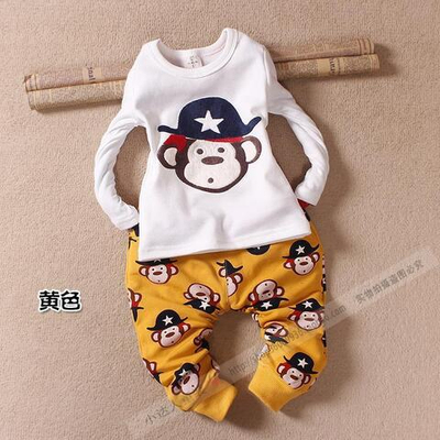 Комплект: лонгслив с аппликацией обезьяны и брюки с принтами