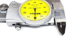 Штангенциркуль Mitutoyo (Япония) с круговой шкалой 0-150 мм 505-732. Госреестр.