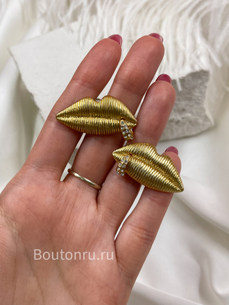 Серьги Скиапар. золотые губы с пирсингом