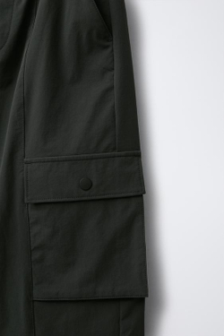 ZARA БРЮКИ КАРГО ИЗ ВЫСОКОТЕХНОЛОГИЧНОЙ ТКАНИ, ТЕМНЫЙ ХАКИ