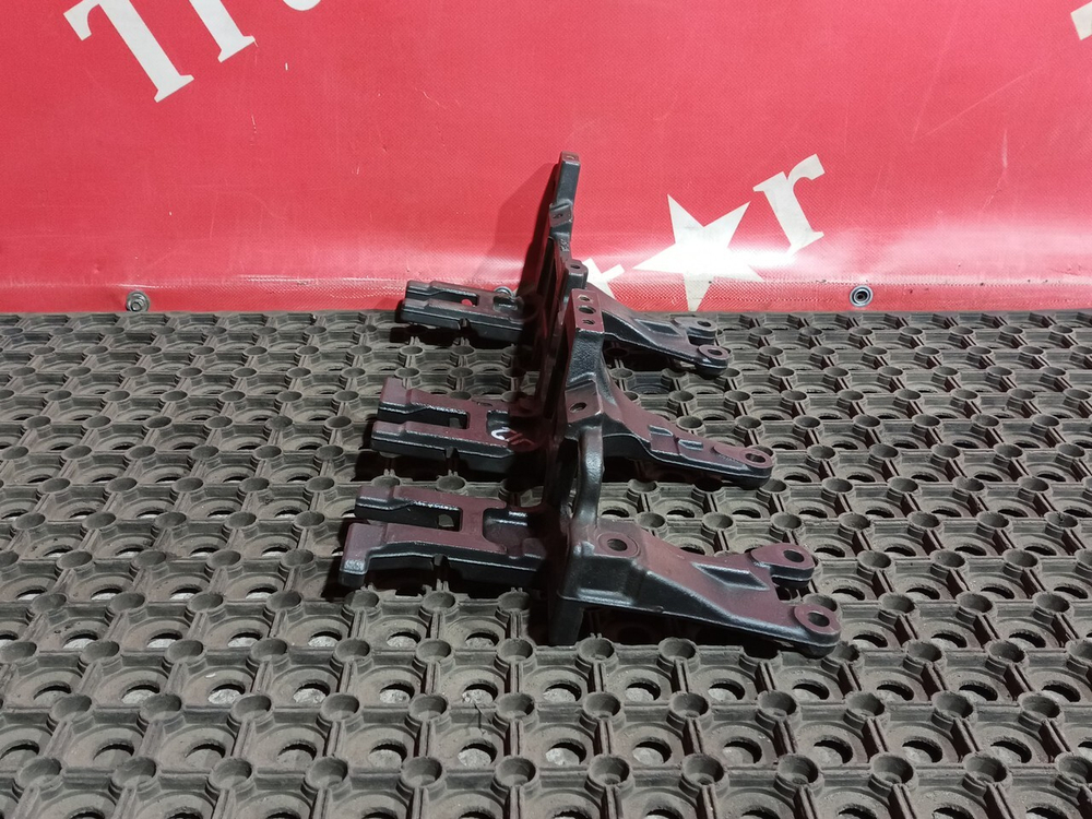 Кронштейн EGR