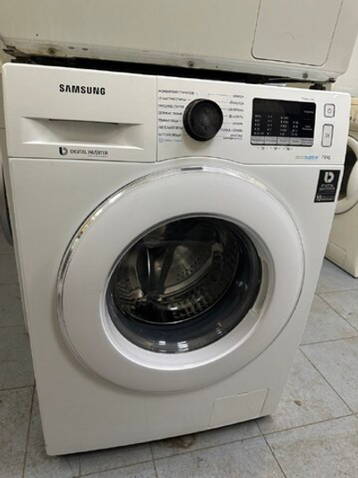 Стиральная машина Samsung WW70J52E0JWDLP Б/У фронтальная 7 кг до 1200 об/мин
