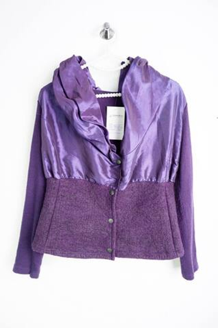 Кофта оригинального кроя, визуально на 44 размер