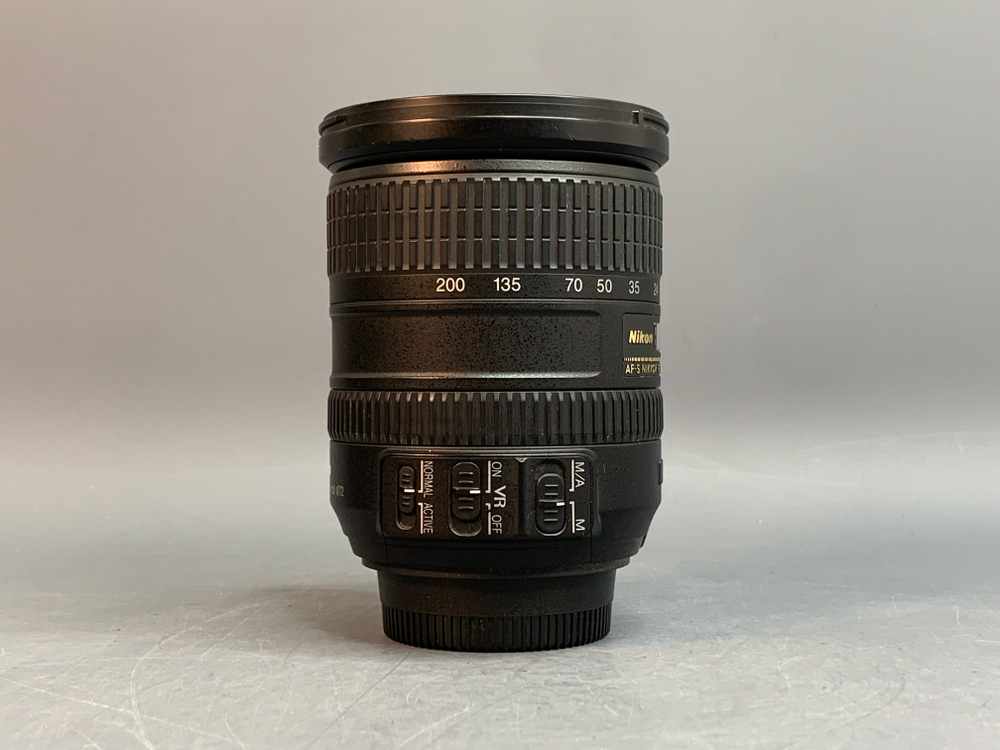 Nikon 18-200mm 3.5-5.6G ED AF-S VR DX