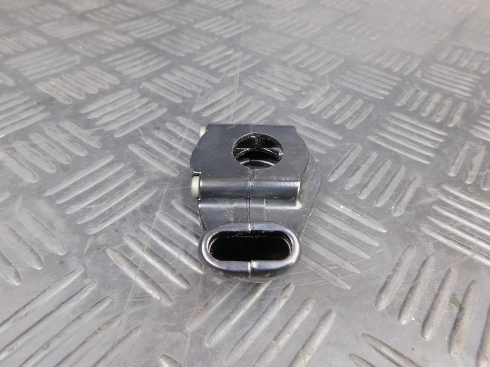 Крепление тросиков газа Yamaha TDM850 RN03J 2001