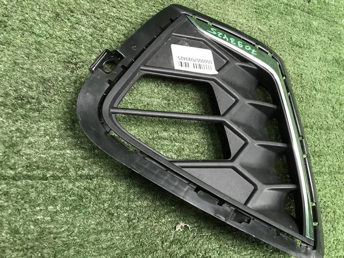 Накладка ПТФ левая Hyundai Custo (2021-н.в.)