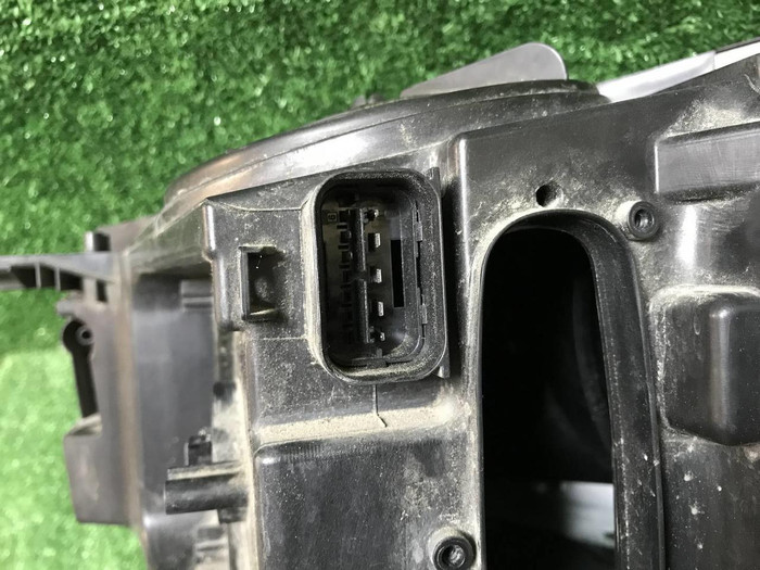 Фара правая BMW X5 F15, X6 F16 (2013-2018) ксенон