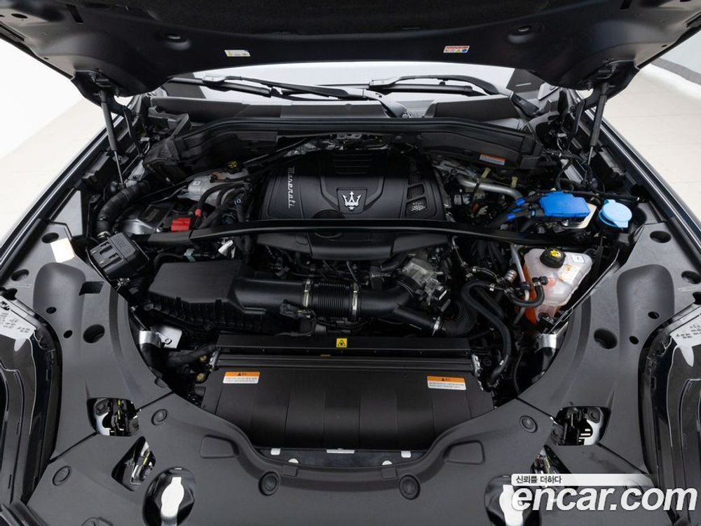 Maserati Grecale 2.0 AWD 모데나 (04.2023)