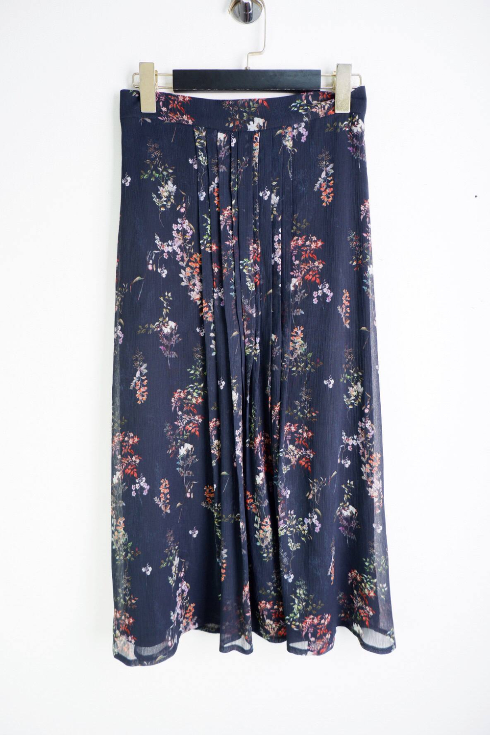 Юбка шелковая, маркировка S, визуально 44 размер