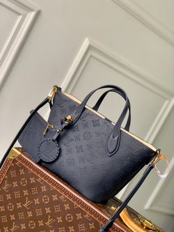 Louis Vuitton Blossom PM