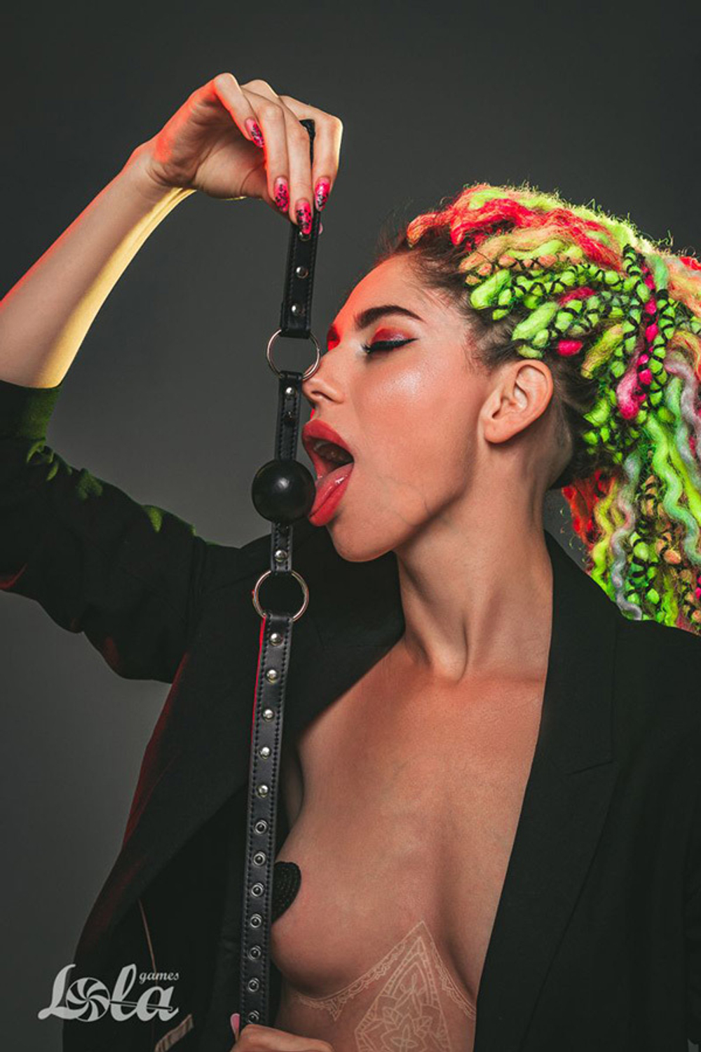 Черный кляп-шарик 4,5см с шипами Lola Games Party Hard Bare 1155-01lola