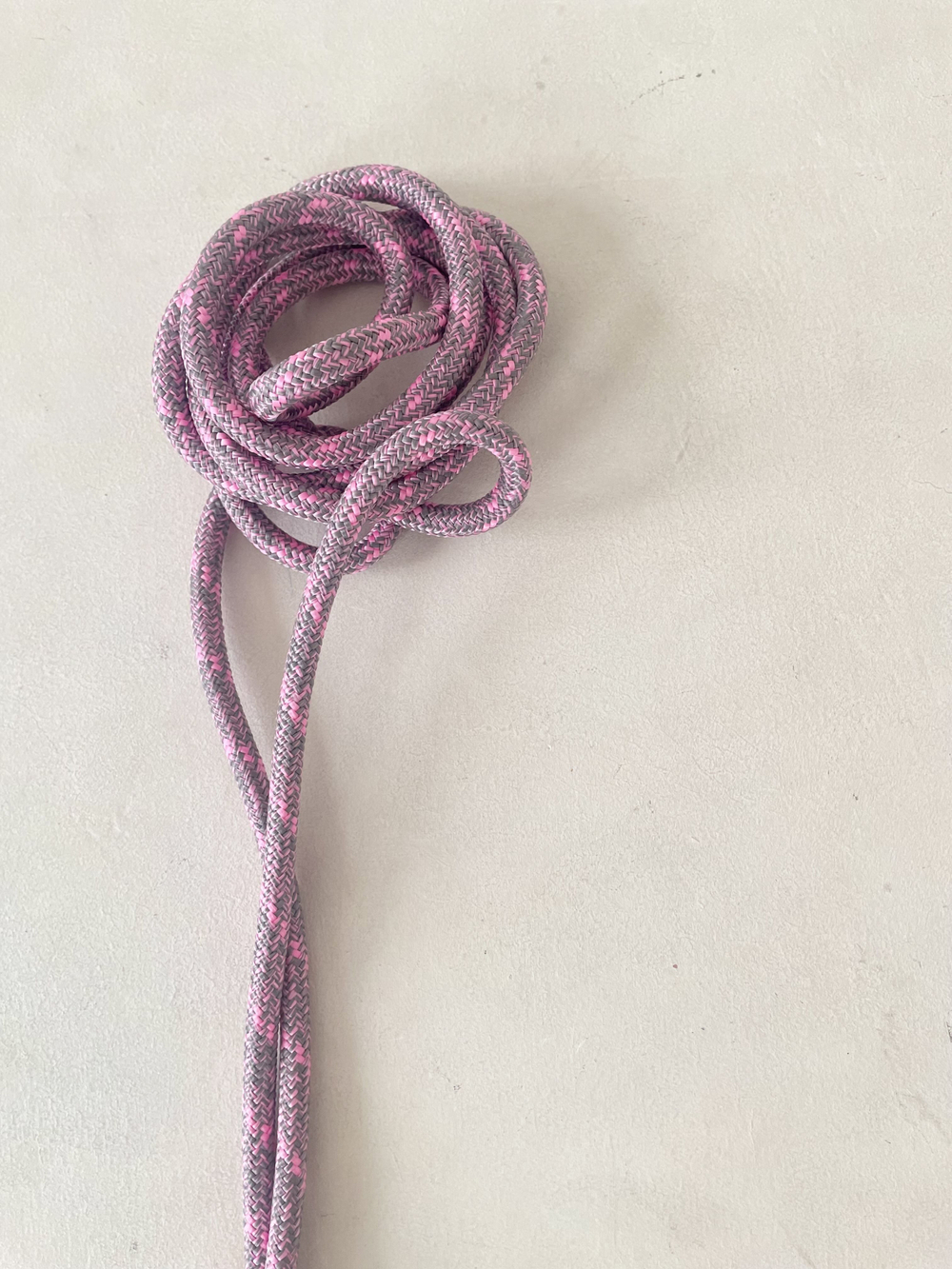 Поводок для собак 5 м. Поводок ручной работы для собак мелких и средних пород Светло-серый и розовый