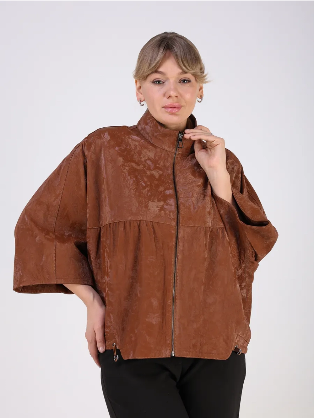 Кожаная куртка демисезонная замшевая с принтом