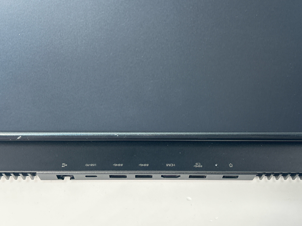 Ноутбук Lenovo Legion 5 15ACH6H (82JU000YRU) 15.6"/AMD Ryzen 5 5600H/RAM 16GB/SSD 512GB/GeForce RTX 3070 8GB/IPS 165 Hz/1920*1080/Windows 11/Подсветка кл-ры: LED/черный. Состояние: C1