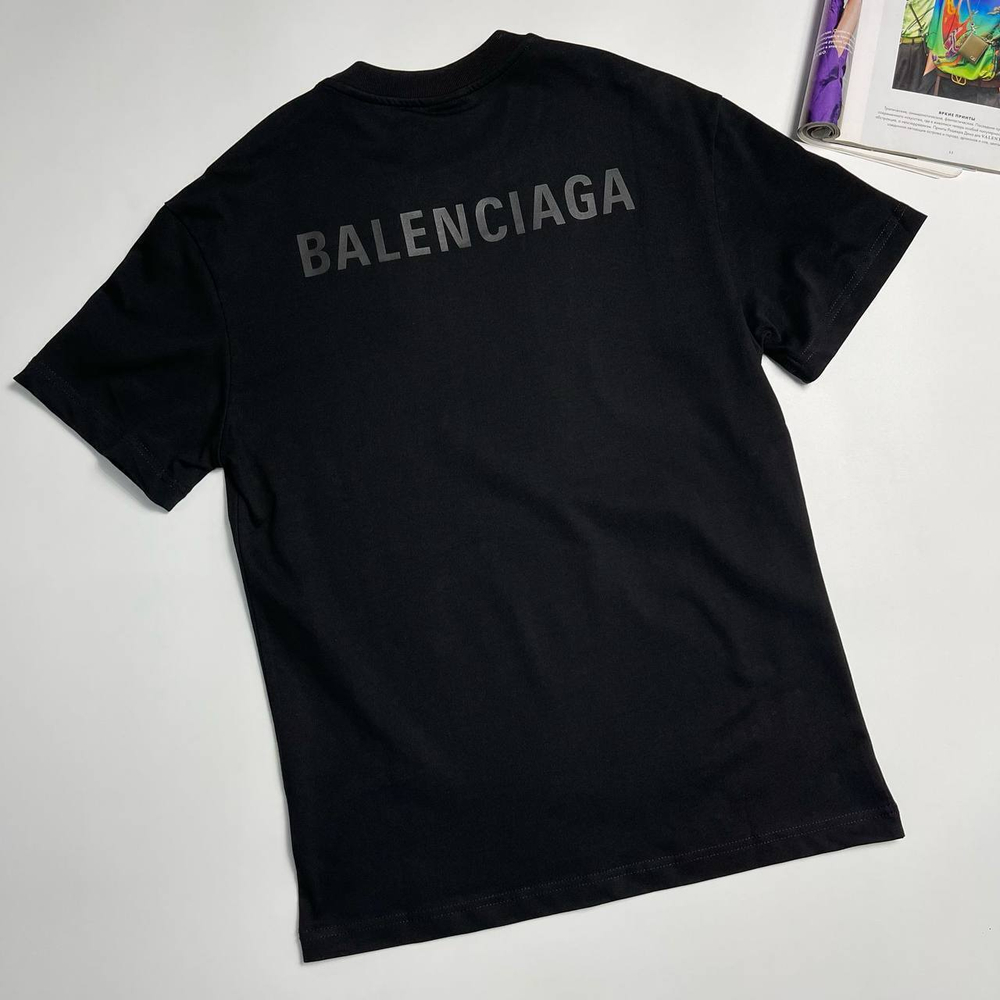 Футболка Balenciaga