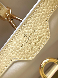 Louis Vuitton Capucines BB