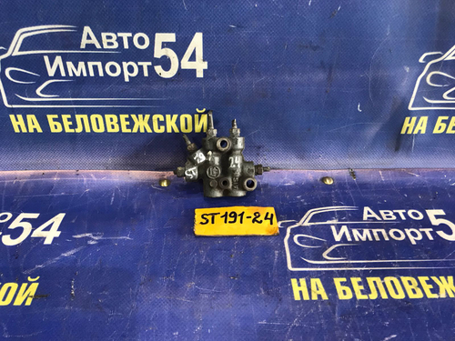 Распределитель тормозной TOYOTA CALDINA 1994
