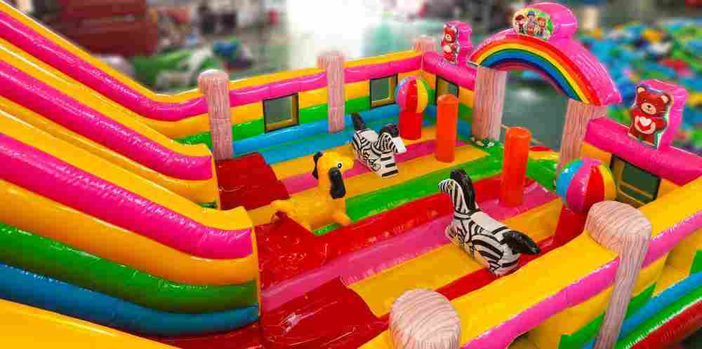 Коммерческий надувной батут "Мишки и дети", 10*6*6 м