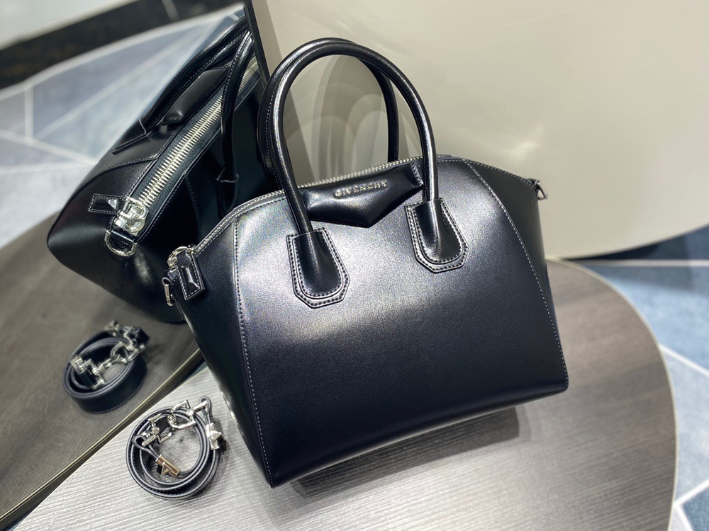 Givenchy Antigona Small 28 cm