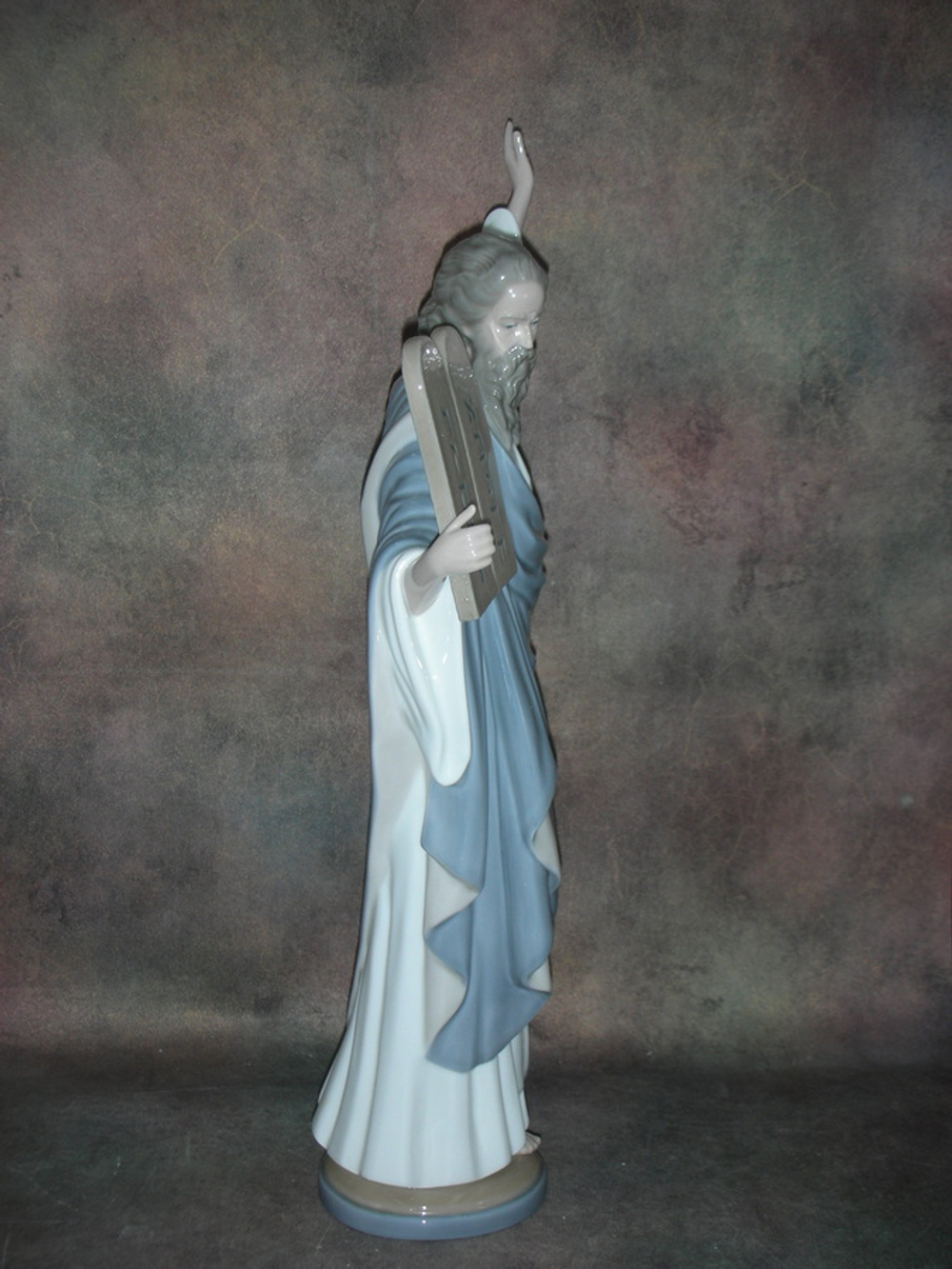 Статуэтка. Фарфор. Моисей и десять заповедей. Lladro. Испания