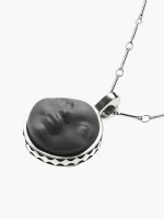 Подвеска Лица, серый фарфор