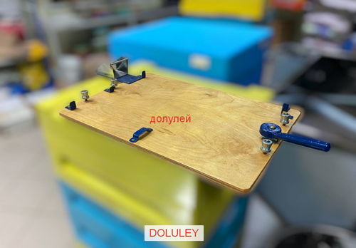 Станок для натяжки проволоки в рамки из дерева