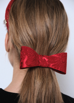 Бант-бабочка из красного жаккарда