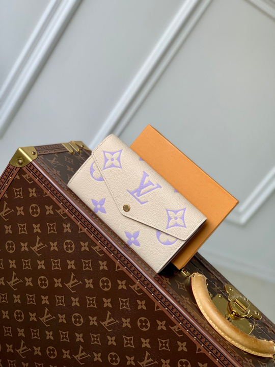 Louis Vuitton Sarah Wallet