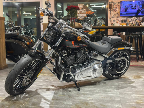 Harley-Davidson BREAKOUT 117 Vivid Black 2023мг