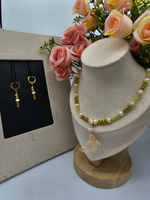 Колье авторское ручной работы из нефрита и культивируемого жемчуга "Золотая рыбка"