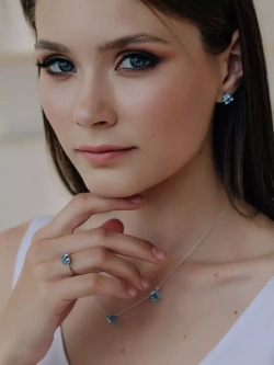 Серьги-гвоздики Миражи с голубыми кристаллами Swarovski