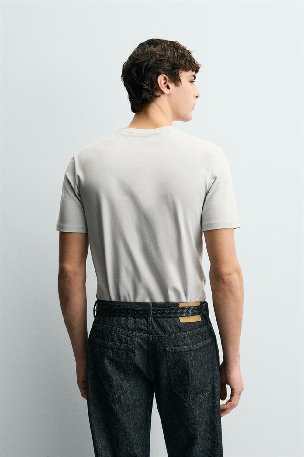 ZARA БАЗОВАЯ ПРИТАЛЕННАЯ ФУТБОЛКА SLIM FIT, ЖЕМЧУЖНО-СЕРЫЙ