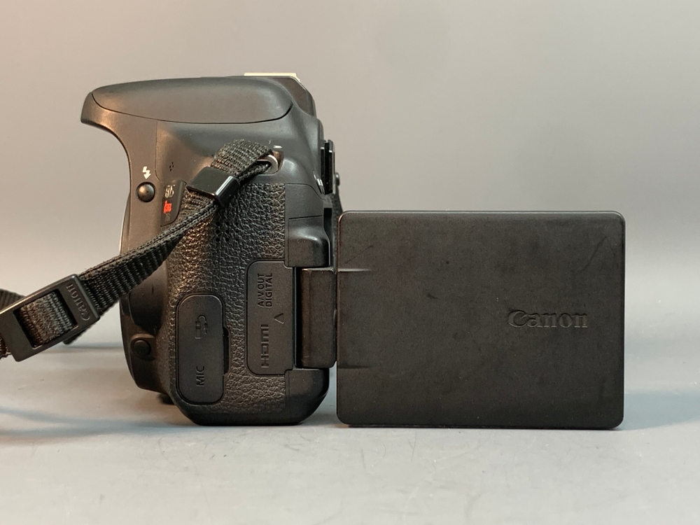 Canon EOS Rebel T6i(750D) kit EF-S 18-55mm IS STM