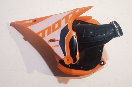 Пластик боковой правый (корпус воздушного фильтра) Мотоцикл Apollo M3 300