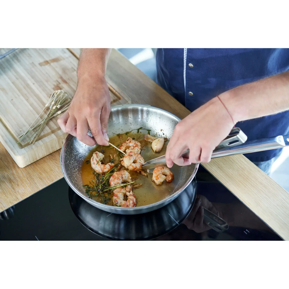 Zwilling Сковорода стальная Pro 24см неглубокая